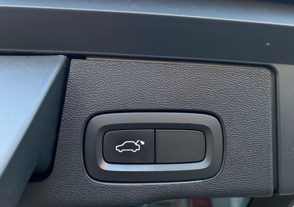 Volvo XC 60 cena 133500 przebieg: 143445, rok produkcji 2020 z Szczecin małe 742